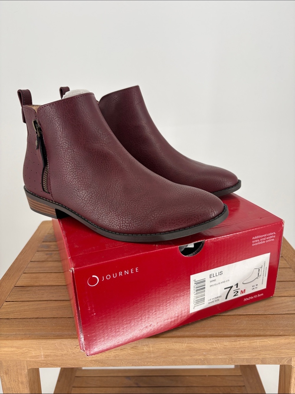 New Journee collection Ellis Women's Burgundy Ankle Boots size 7 1/2 M